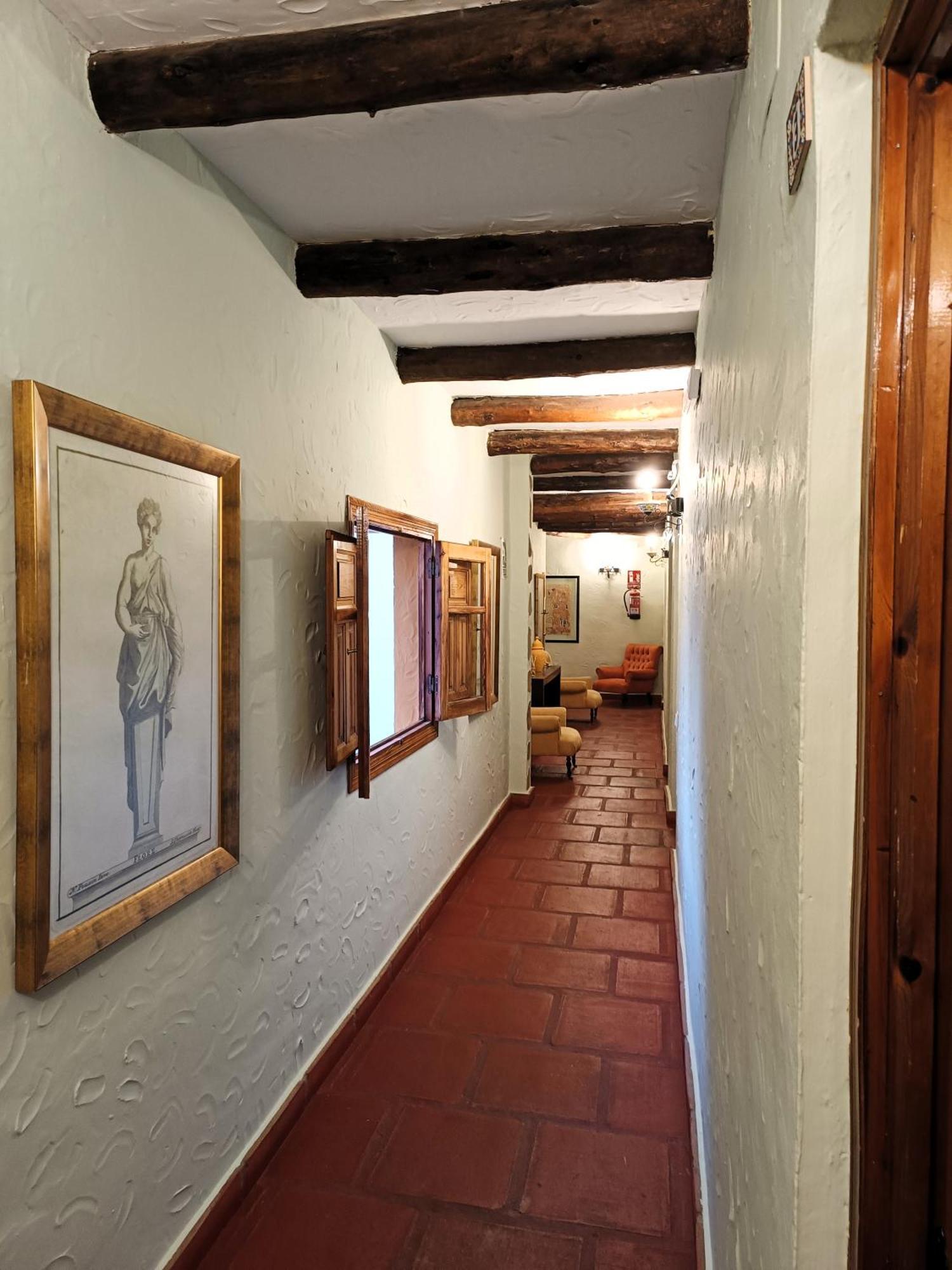 Hotel Restaurante Las Buitreras Эль-Кольменар Экстерьер фото